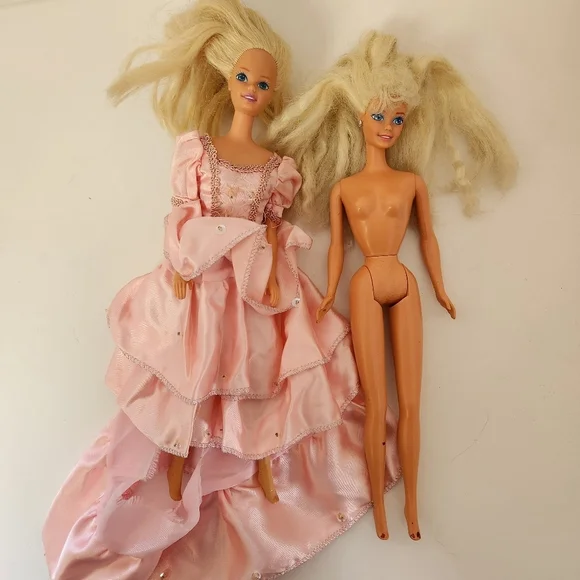 Vintage Barbie Doll Lot of 2 Dolls Blonde Pink Ruffle Dress 90s 1990s Blue Eyes - Picture 7 of 7